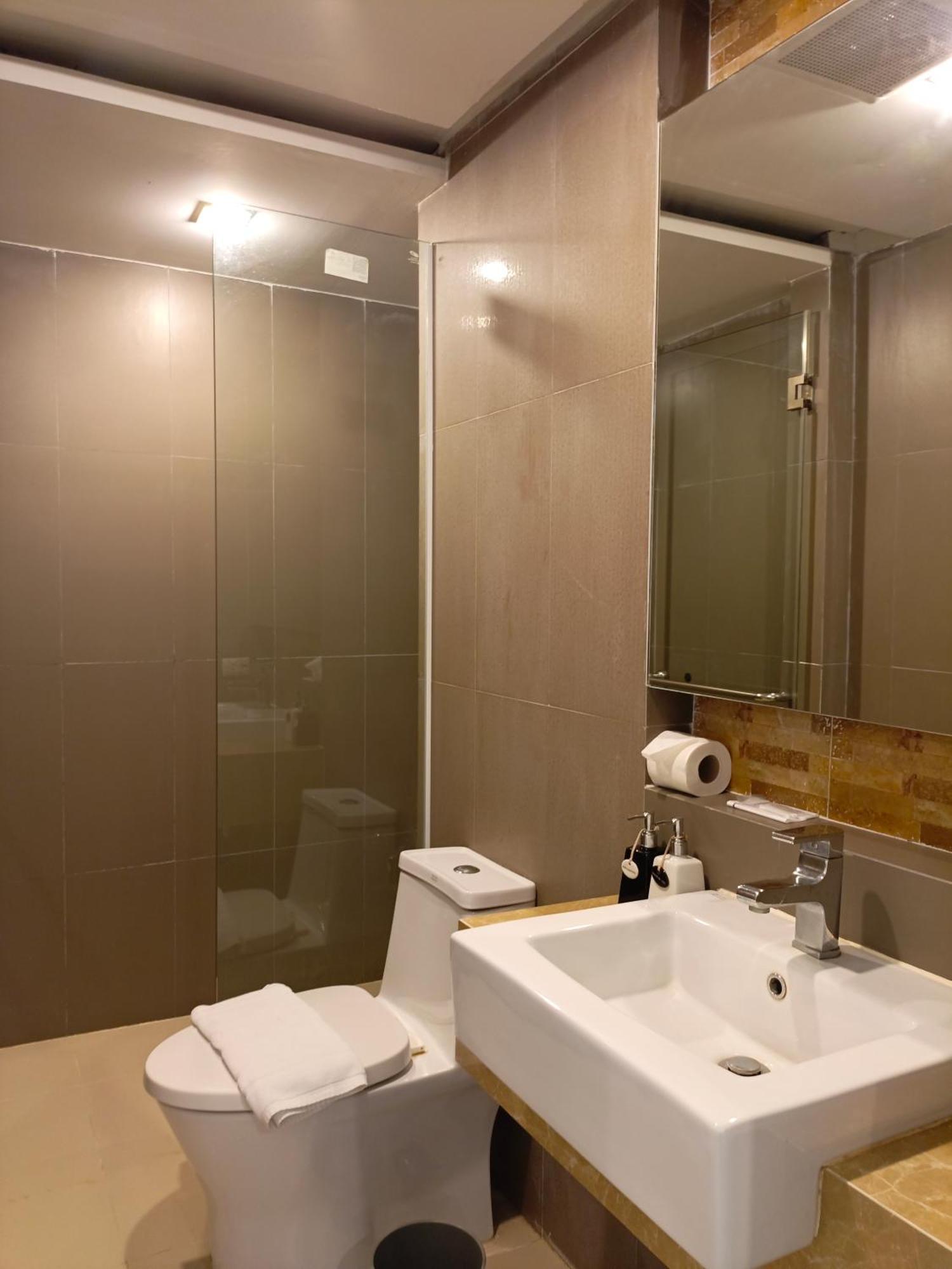Wisdom Hotel & Residence Rayong Exteriör bild