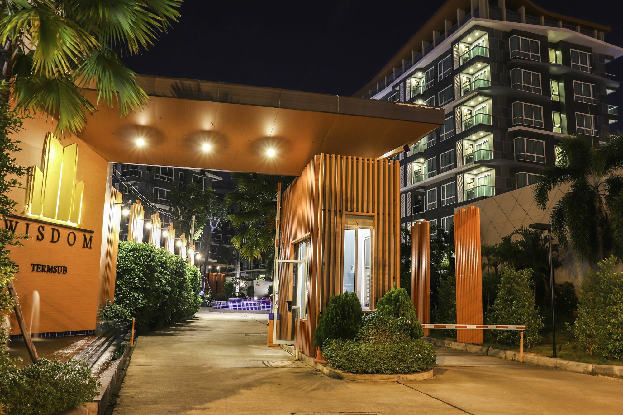 Wisdom Hotel & Residence Rayong Exteriör bild